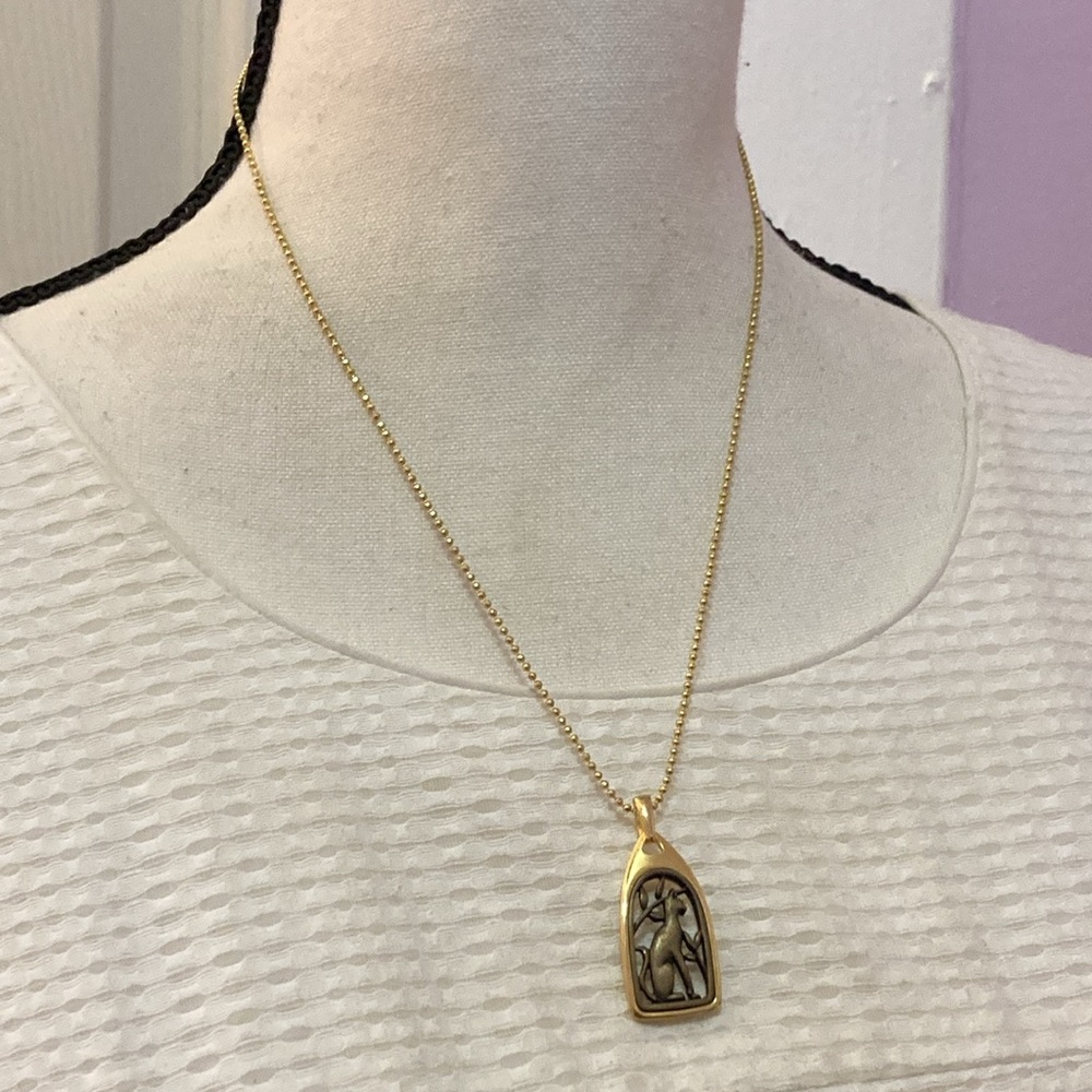 SOLD Vintage Framed Big Cat Feline Pendant Gold Tone Necklace - Picture 3 of 7